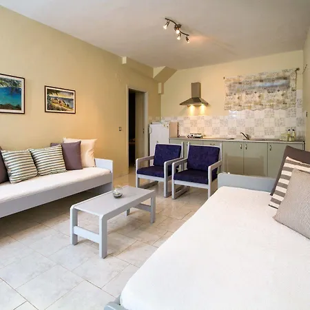 Balito Aparthotel Kato Galatas Exterior photo